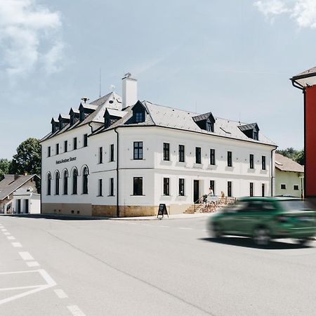 Hotel A Hostinec Slunce Osecna Exterior foto