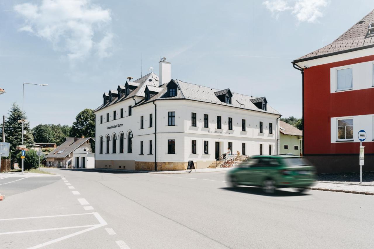 Hotel A Hostinec Slunce Osecna Exterior foto